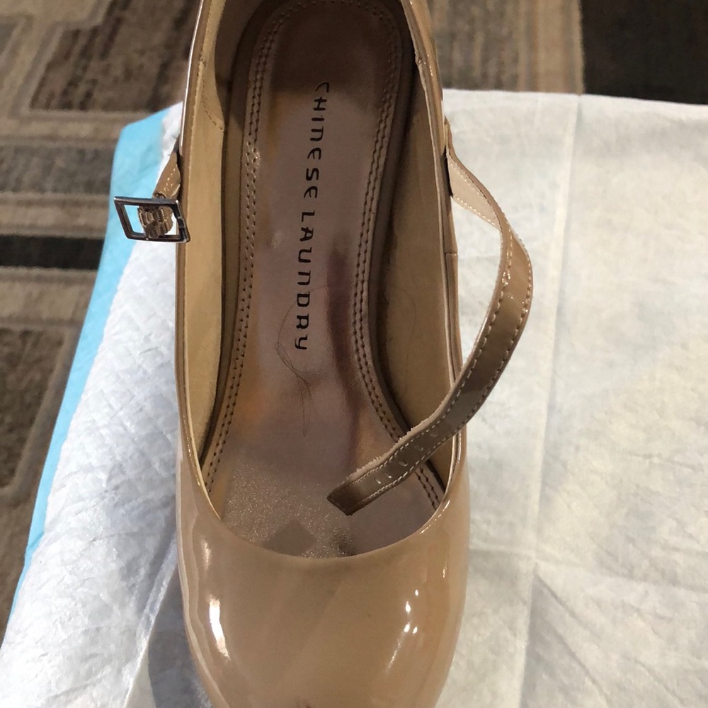 Shoes - Picture 3 of 4